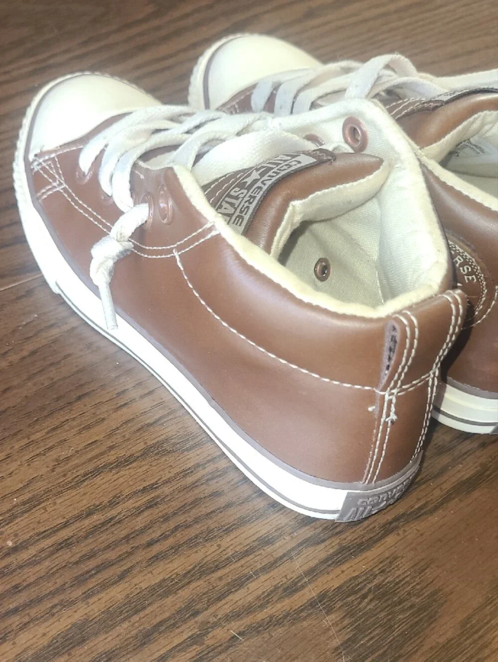 Converse Kids Brown and White Leather Mid Sneakers Size 1